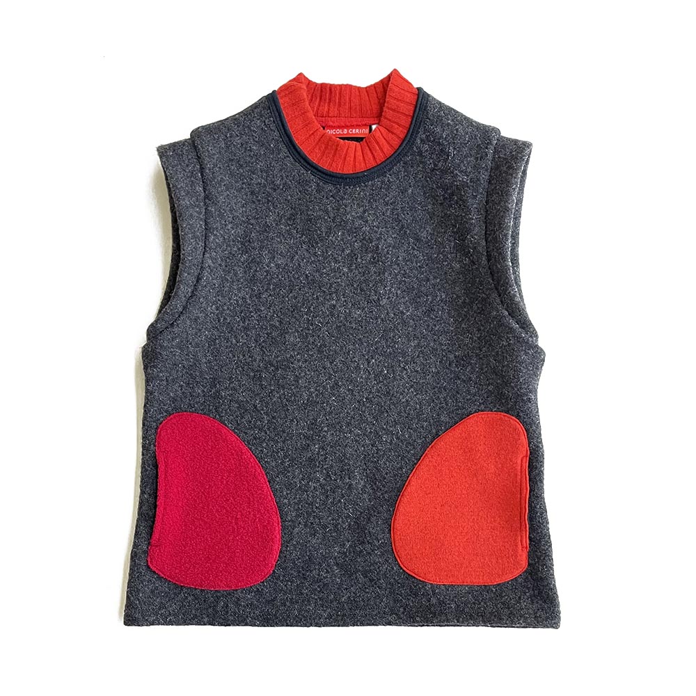 Cocoon Vest Charcoal/Red/Orange